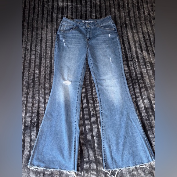 No Boundaries Blue Flare Jeans - Picture 1 of 6